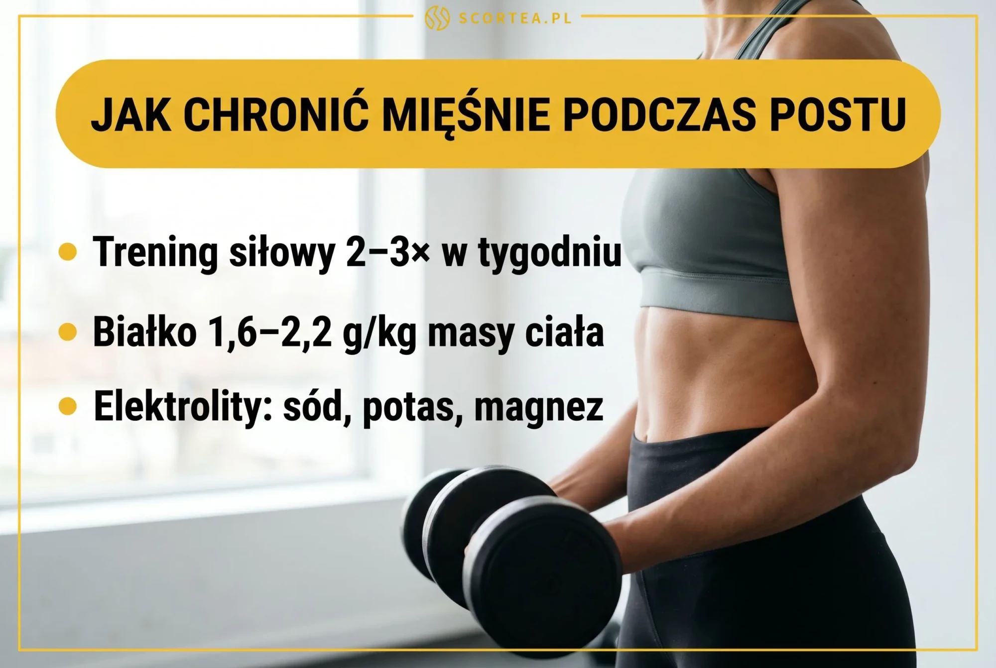 Kobieta trenująca z hantlem z listą sposobów ochrony mięśni podczas postu: trening siłowy, białko i elektrolity